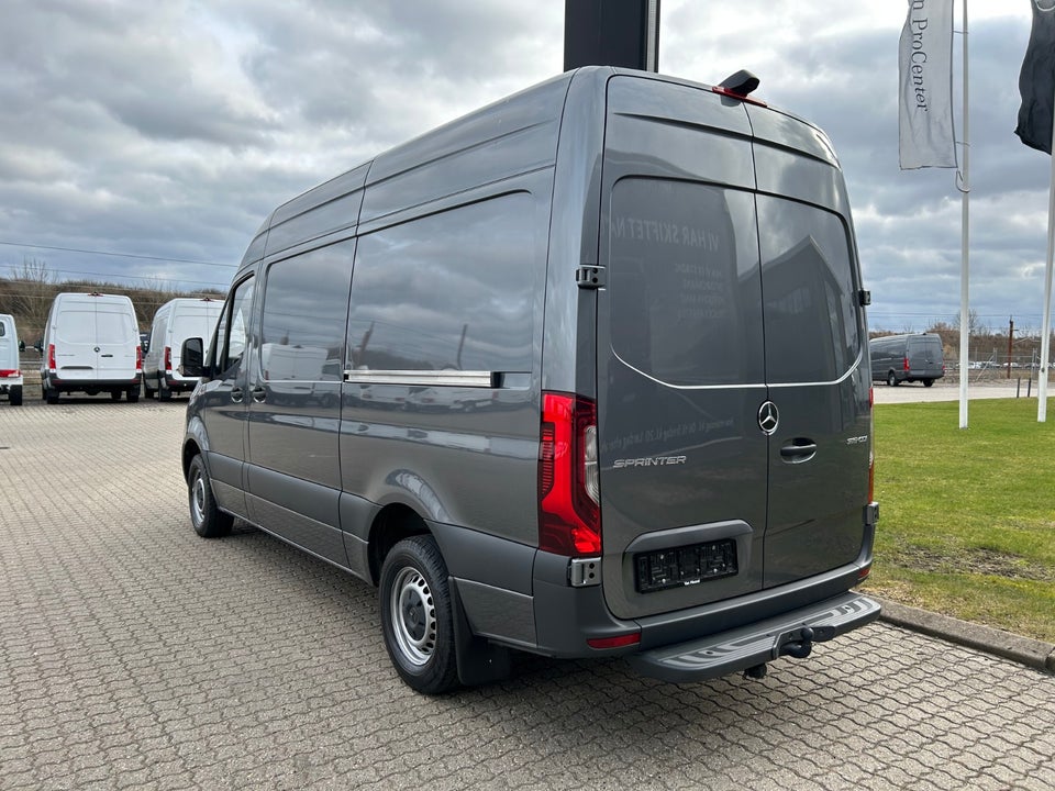 Mercedes Sprinter 319 2,0 CDi A2 Kassevogn aut. RWD