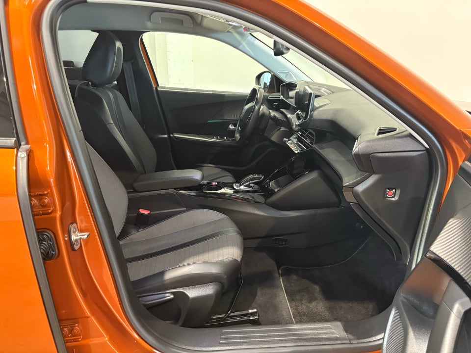 Peugeot e-2008 50 GT 5d