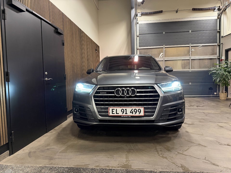 Audi Q7 3,0 TDi 272 S-line quattro Tiptr. 7prs 5d
