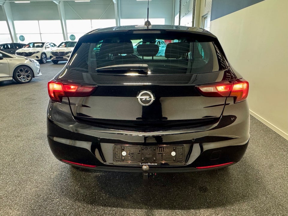 Opel Astra 1,4 T 125 Enjoy 5d