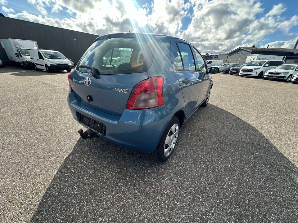 Toyota Yaris 1,3 Luna 5d