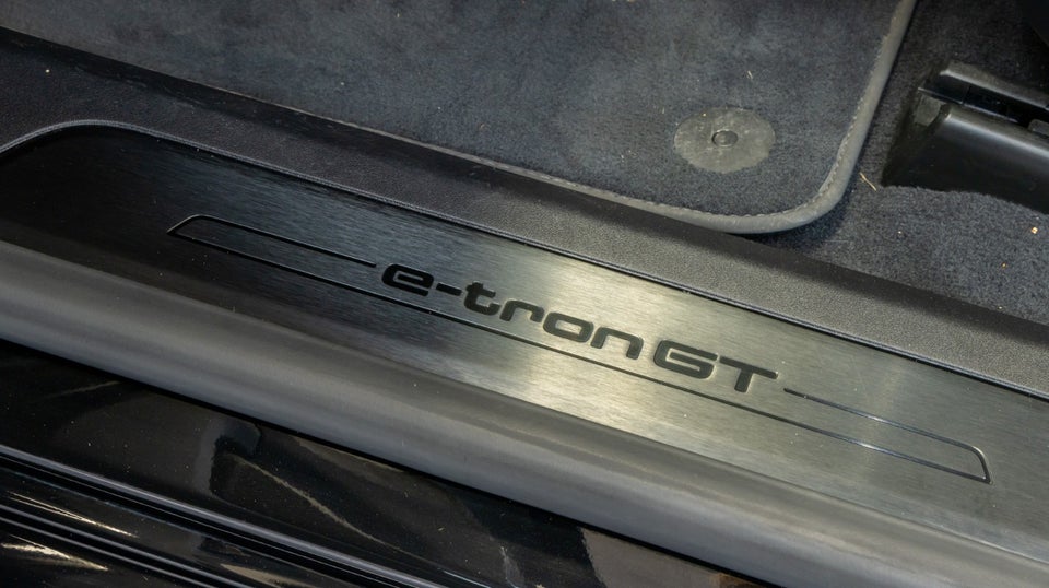 Audi e-tron GT quattro 4d