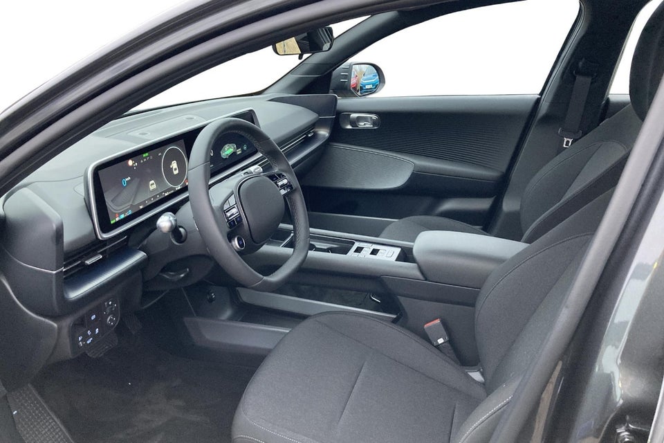 Hyundai Ioniq 6 77 Essential 4d