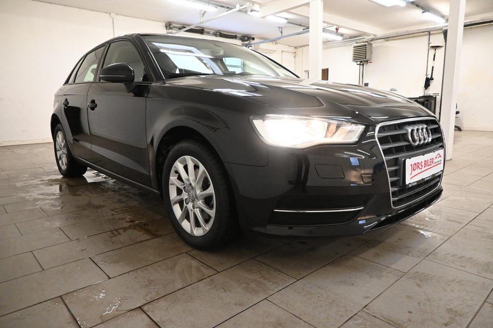 Audi A3 1,4 TFSi 150 Attraction Sportback 5d