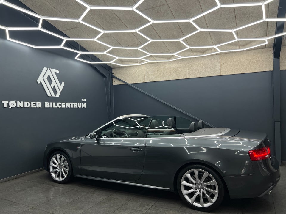 Audi A5 3,0 TDi 245 S-line Cabriolet quattro S-tr. 2d