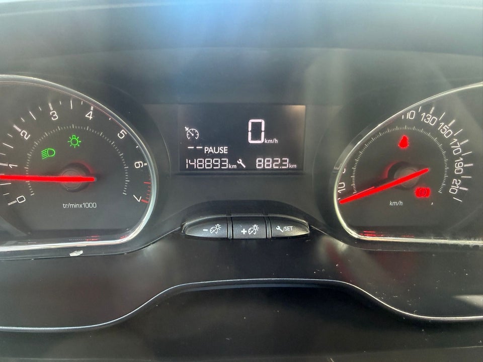 Peugeot 208 1,2 VTi Active 5d