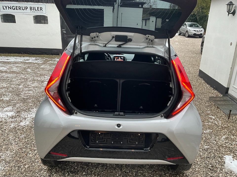 Toyota Aygo 1,0 VVT-i x-pose x-shift 5d