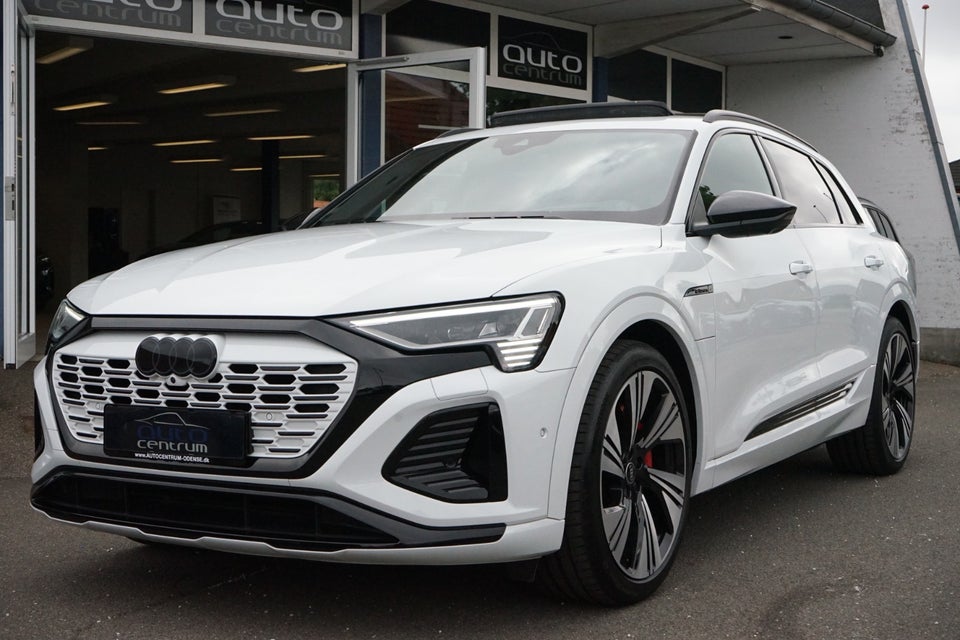 Audi Q8 e-tron 55 S-line Black Style quattro 5d