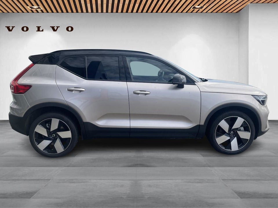 Volvo XC40 ReCharge Extended Range Plus 5d