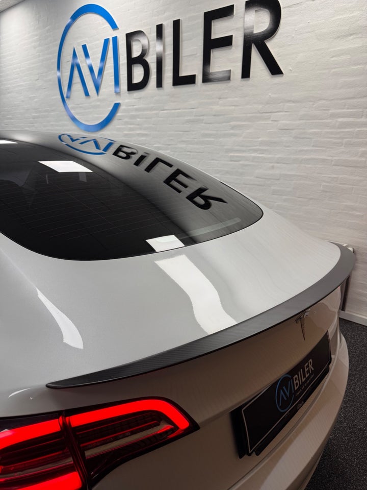 Tesla Model 3 Performance AWD 4d