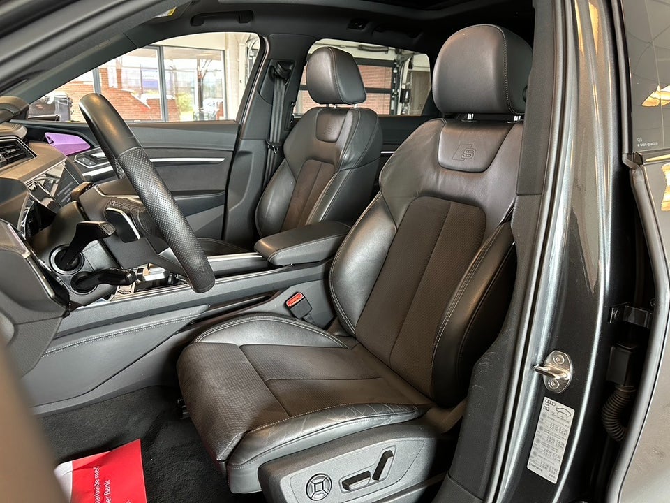 Audi Q8 e-tron 55 S-line quattro 5d