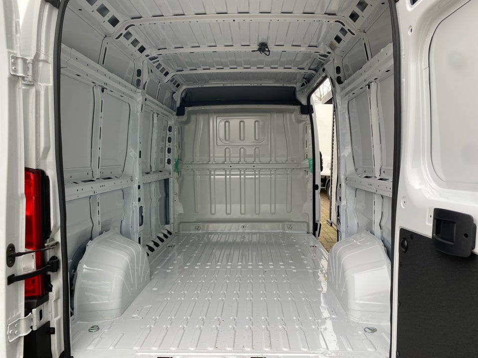 Fiat Ducato 35 Maxi 2,2 MJT 180 Kassevogn L2H2 Pro aut.