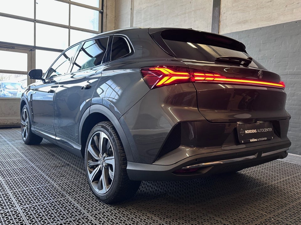 MG Marvel R Luxury 5d