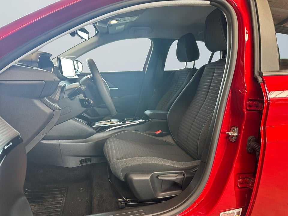 Peugeot e-208 50 Style 5d