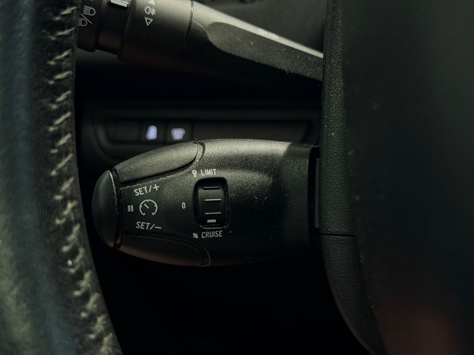 Peugeot 208 1,6 BlueHDi 100 Allure Sky 5d