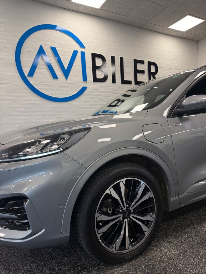 Ford Kuga 2,5 PHEV ST-Line X CVT 5d