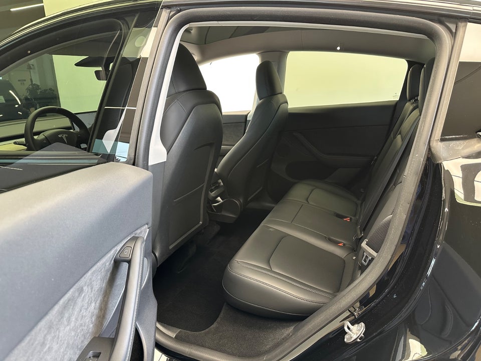 Tesla Model Y RWD 5d