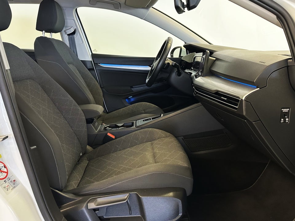 VW Golf VIII 1,5 eTSi 150 Life DSG 5d