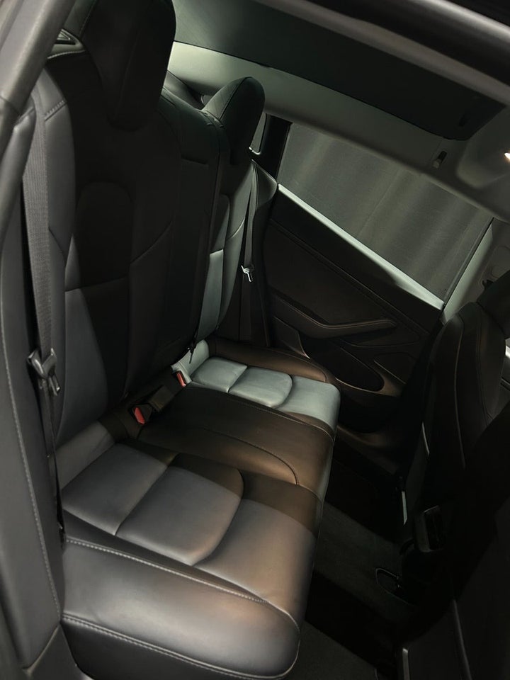 Tesla Model 3 Long Range AWD 4d