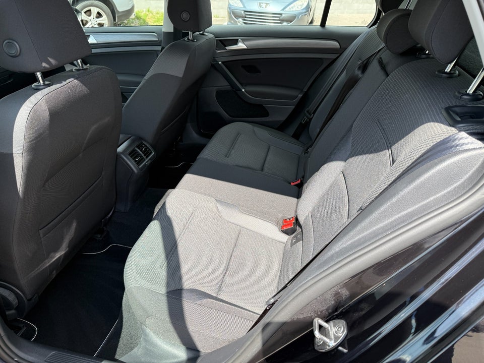 VW Golf VII 1,5 TSi 130 Comfortline DSG 5d