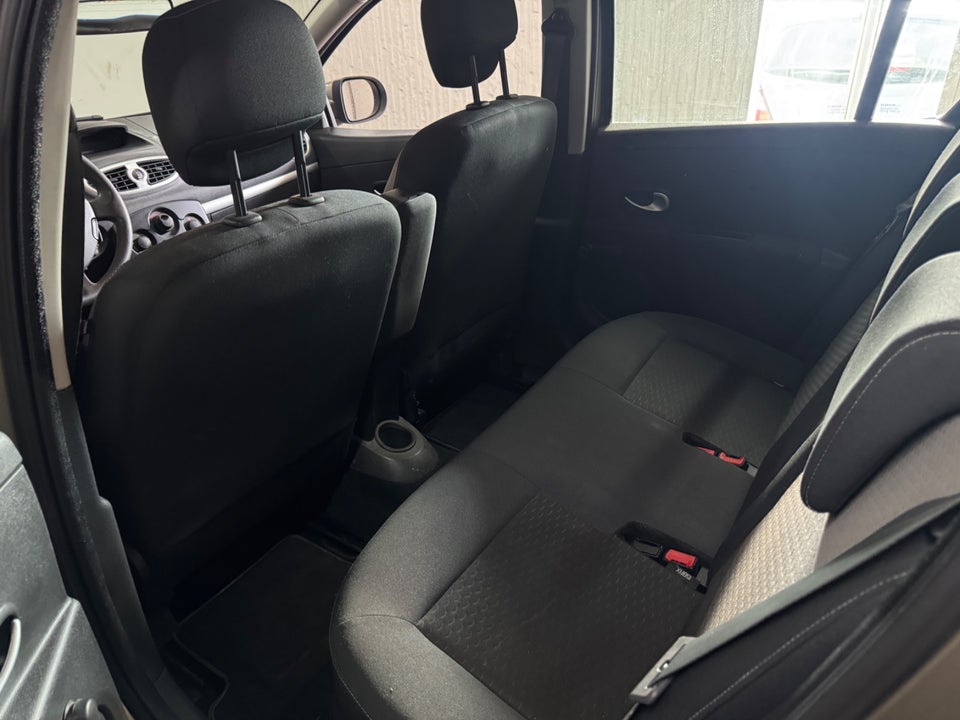 Renault Clio III 1,5 dCi 75 Expression 5d