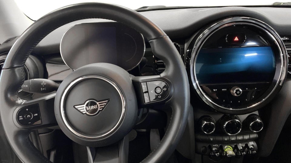 MINI Cooper SE Essential 3d