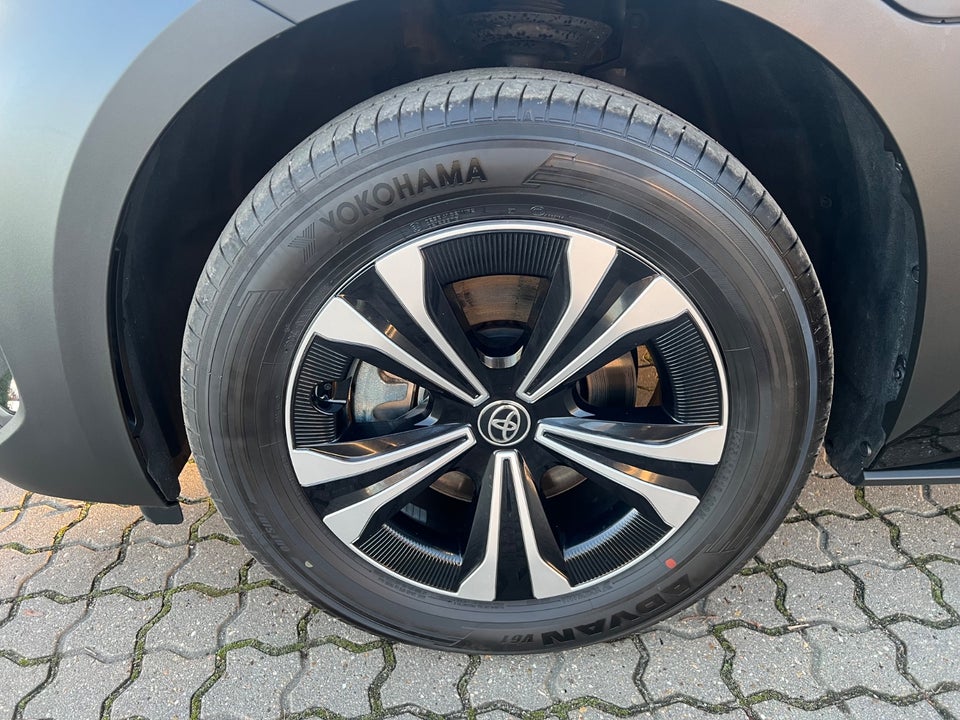 Toyota bZ4X Active 5d