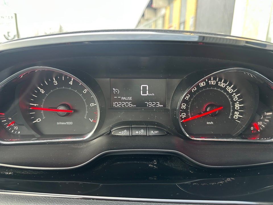 Peugeot 208 1,2 VTi Active 5d