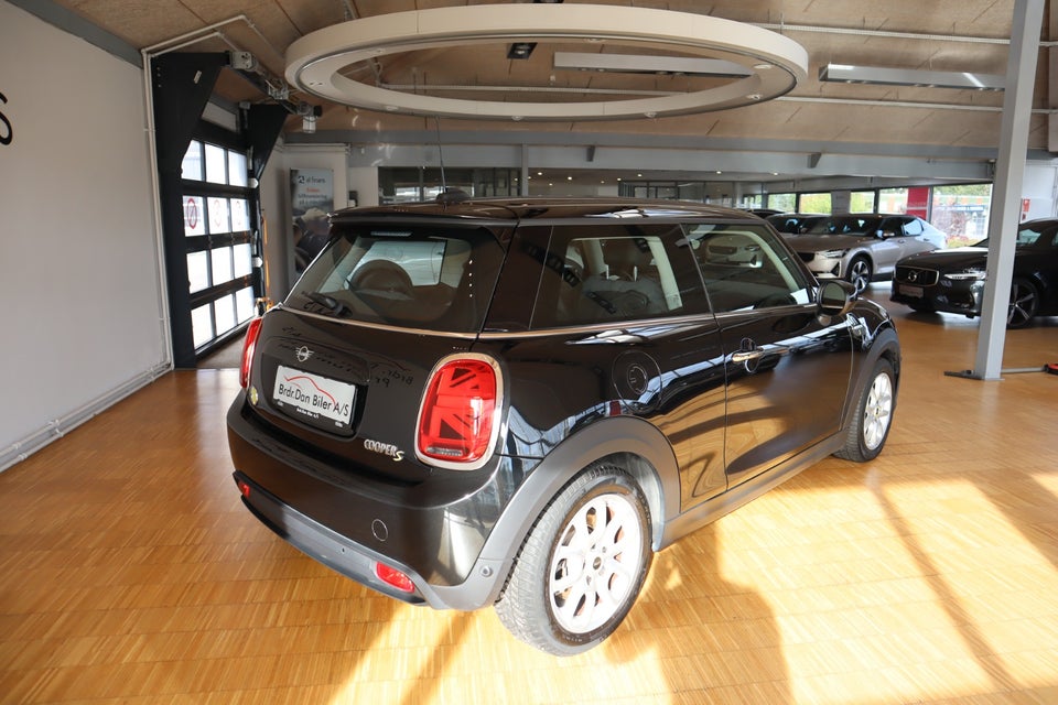 MINI Cooper SE Classic Trim 3d