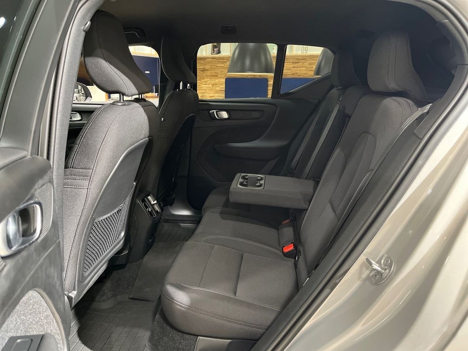 Volvo EX40 Extended Range Plus 5d