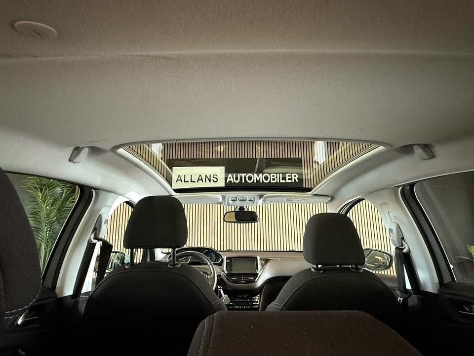 Peugeot 208 1,2 VTi Allure Sky 5d
