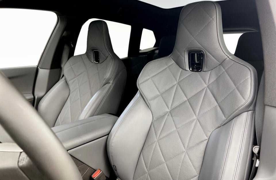 BMW iX xDrive60 Fully Charged 5d