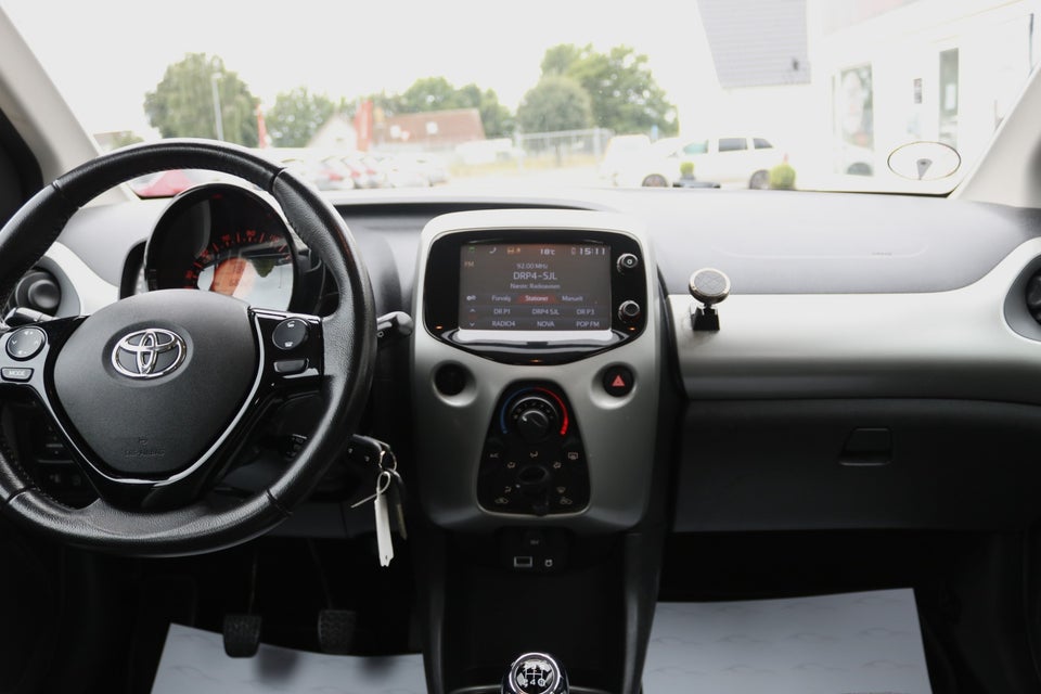 Toyota Aygo 1,0 VVT-i x-play x-touch 5d