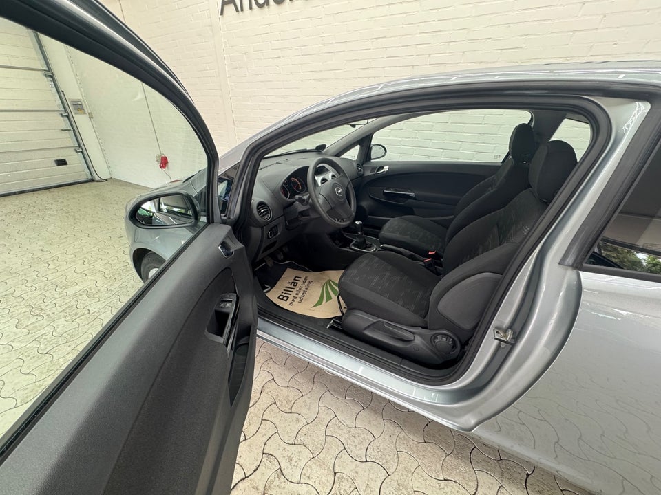 Opel Corsa 1,0 12V Enjoy 3d