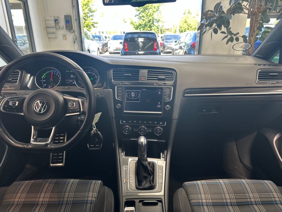 VW Golf VII 1,4 GTE Highline DSG 5d