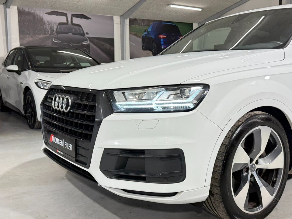 Audi Q7 3,0 TDi 272 S-line quattro Tiptr. 7prs 5d