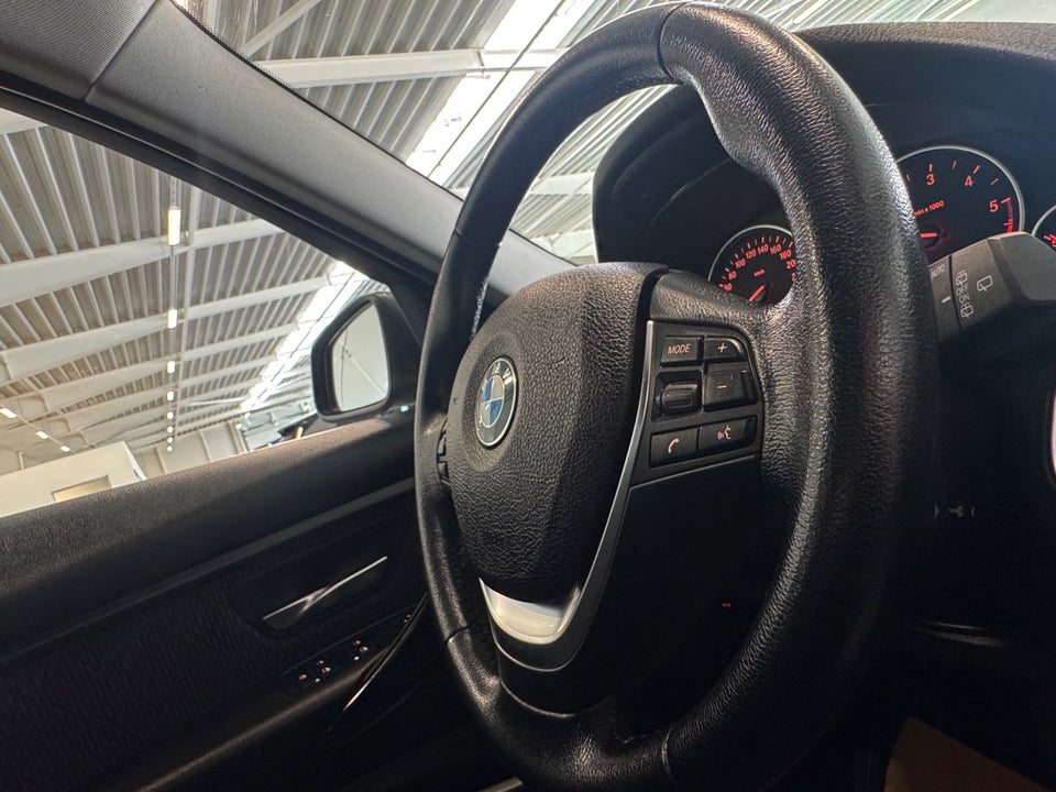 BMW 320d 2,0 Touring Advantage aut. 5d