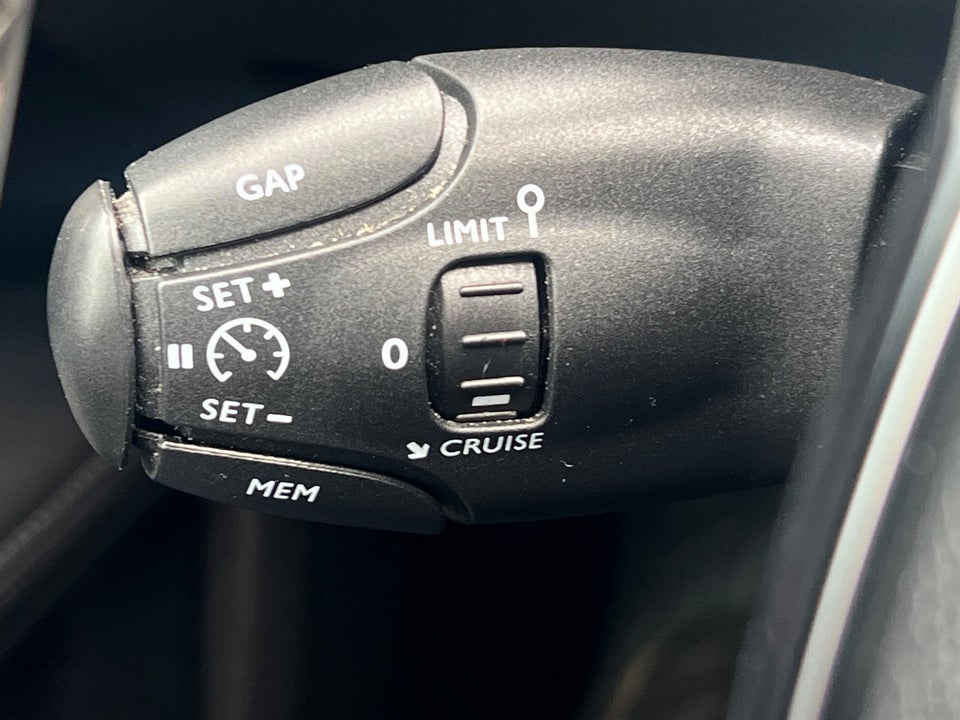 Peugeot 5008 1,5 BlueHDi 130 Allure EAT8 7prs 5d