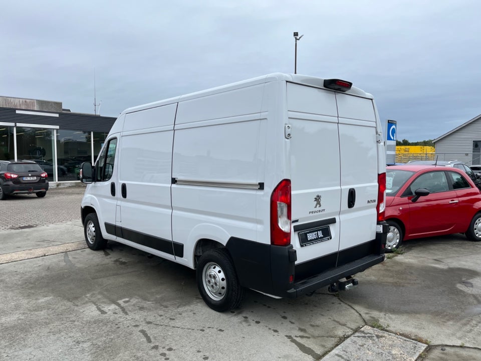 Peugeot Boxer 333 2,2 BlueHDi 140 L2H2 Premium