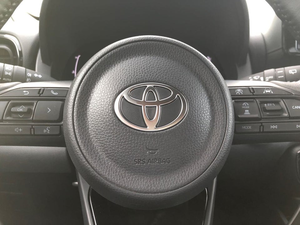 Toyota Yaris 1,5 Hybrid Style e-CVT 5d