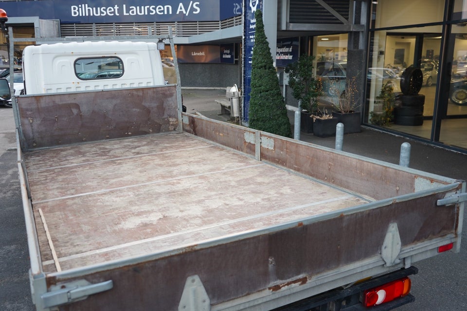 Nissan Cabstar 2,5 35.14 S.Kab m/lad Comfort 2900 2d