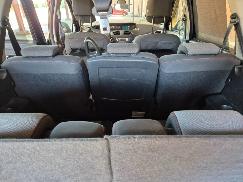 Renault Grand Scenic III 1,2 TCe 130 Paris 7prs 5d