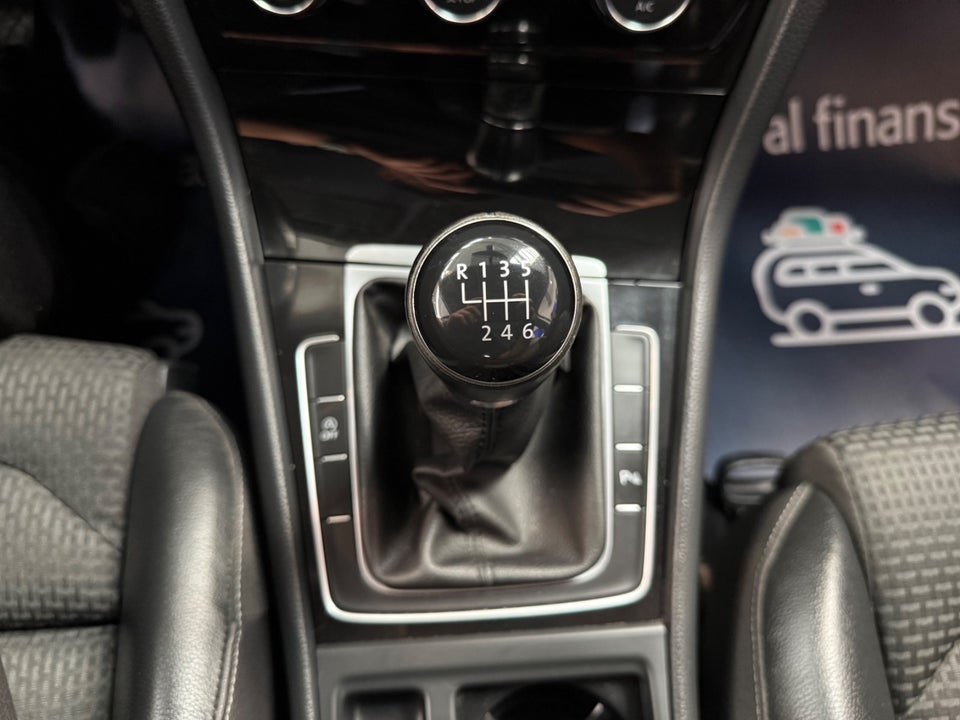 VW Golf VII 1,4 TSi 122 Highline Variant BMT 5d