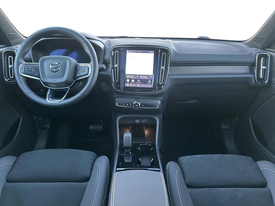 Volvo EX40 Extended Range Black Edition Excess 5d