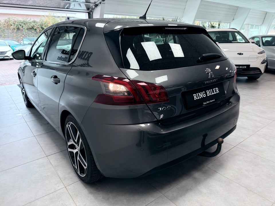 Peugeot 308 1,5 BlueHDi 130 Allure Pack 5d