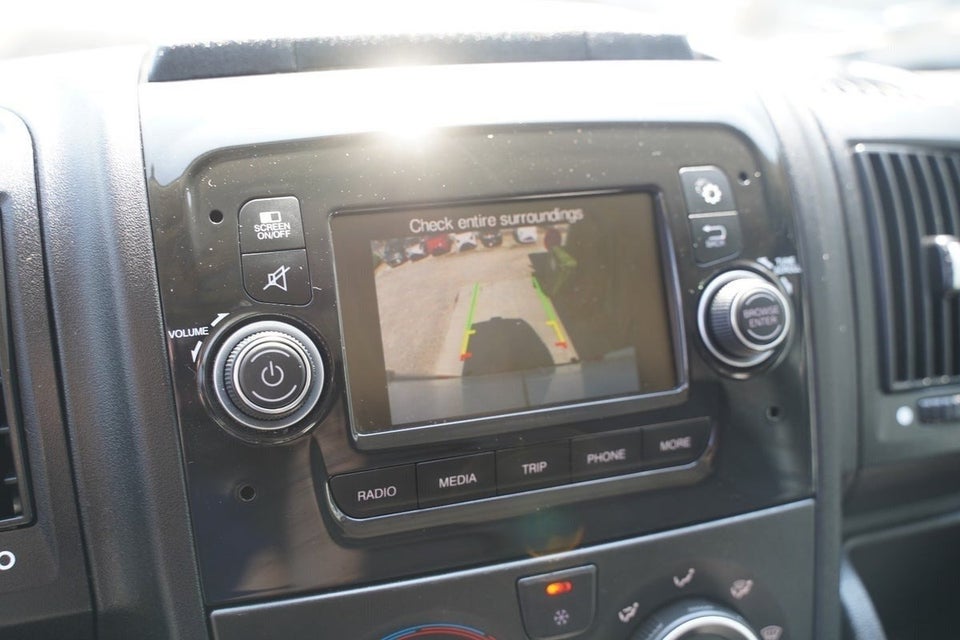 Peugeot Boxer 335 2,2 BlueHDi 140 L3H2 Premium