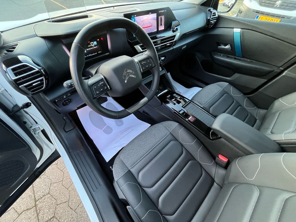 Citroën ë-C4 X 50 Shine 4d