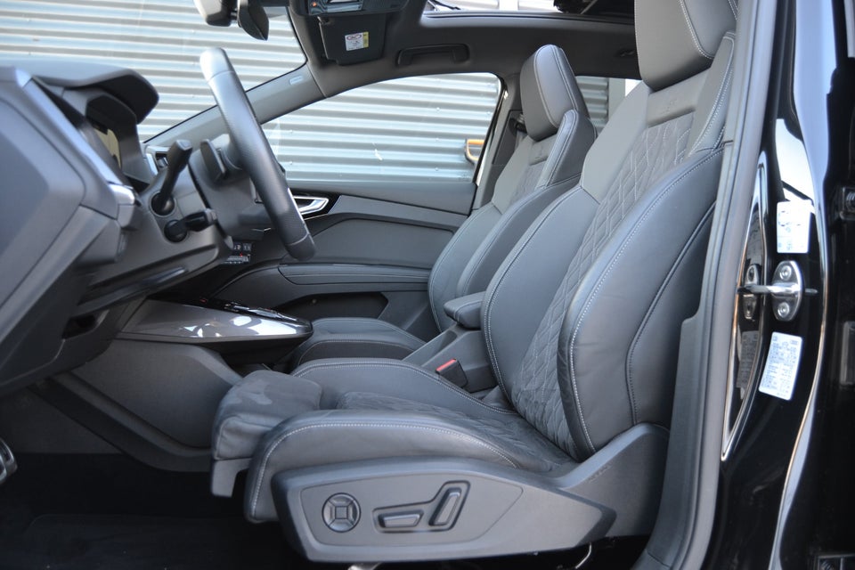 Audi Q4 e-tron 50 S-line quattro 5d