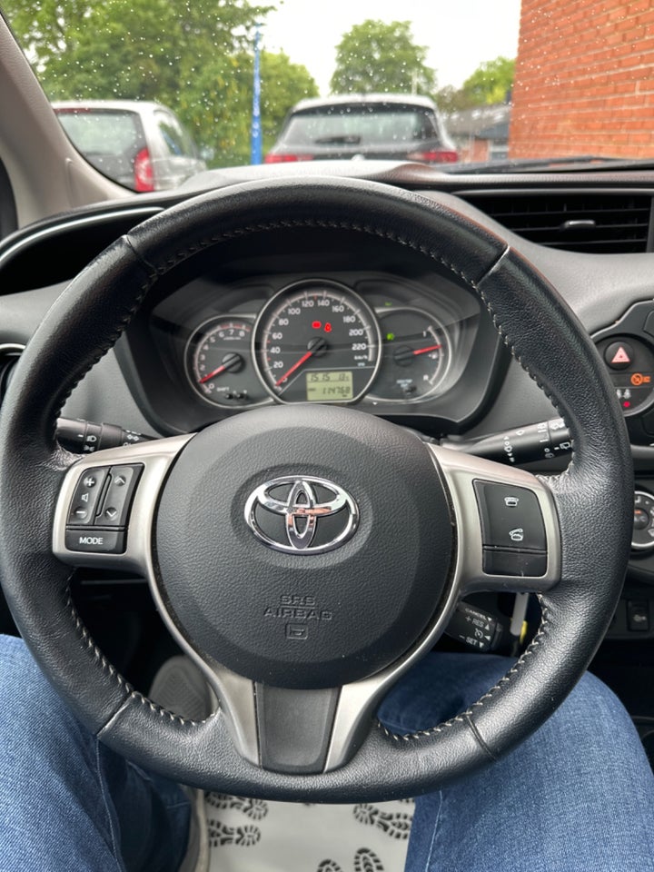 Toyota Yaris 1,3 VVT-i Skyview 5d