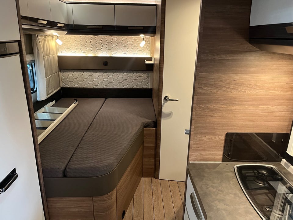 Fiat Knaus 2,3 650MF Live Wave aut. 2d